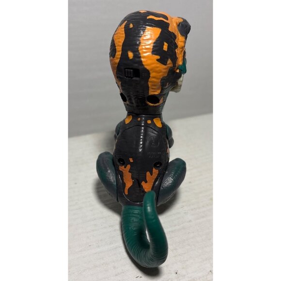 Fingerling Raptor Wowwee Interactive Dinosaur Green Orange 4.5" Tall - Picture 3 of 6